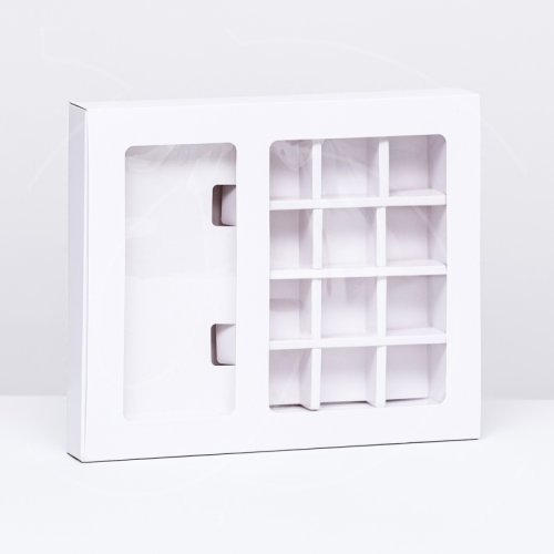 Коробка на 12 конфет и плитку шоколада с окном белая 23,7х19,9х3,1 см 10127972